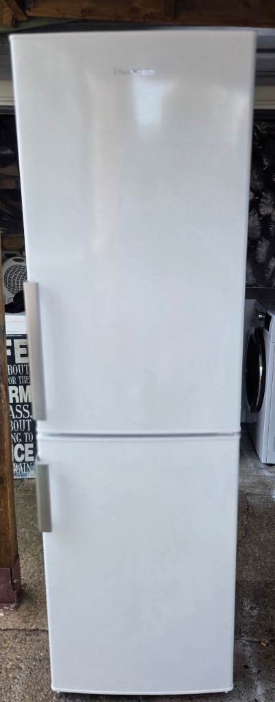 Russell Hobbs Frost Free Fridge Freezer - White, As Good As New