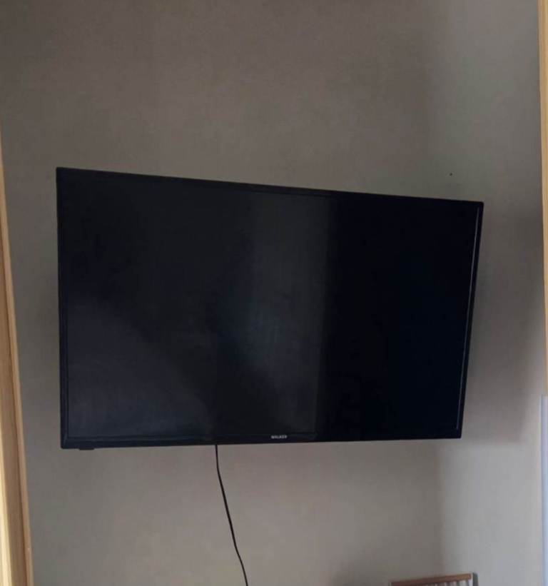 40-inch Flat Screen TV, Good Condition