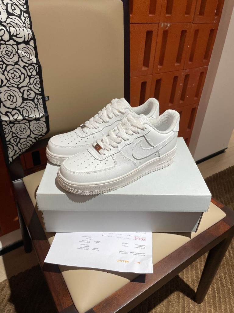 Nike Air Force 1 Low '07 White Brand New In Box UK 9.5