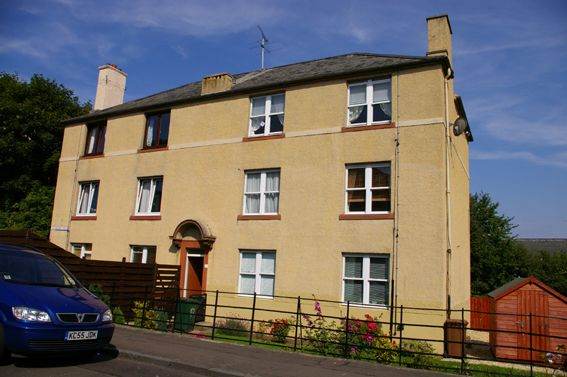 Bright 2nd Floor Flat In Popular Southside Location 