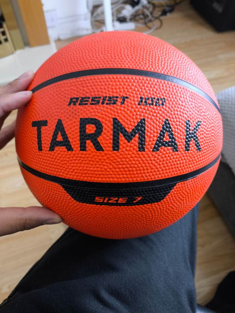 Tarmak Resist 100 R100 Size 7 Orange Basketball - Kid/Adults