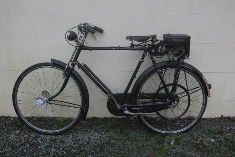 Very Rare Vintage Cyclemotor 1955 Cyclaid in period Raleigh Bicycle