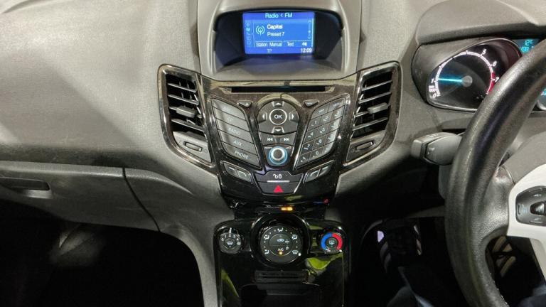 FINANCE AVAILABLE 2016 FORD FIESTA 1.3 Zetec White Edition 2xKEYS 12 MONTH MOT