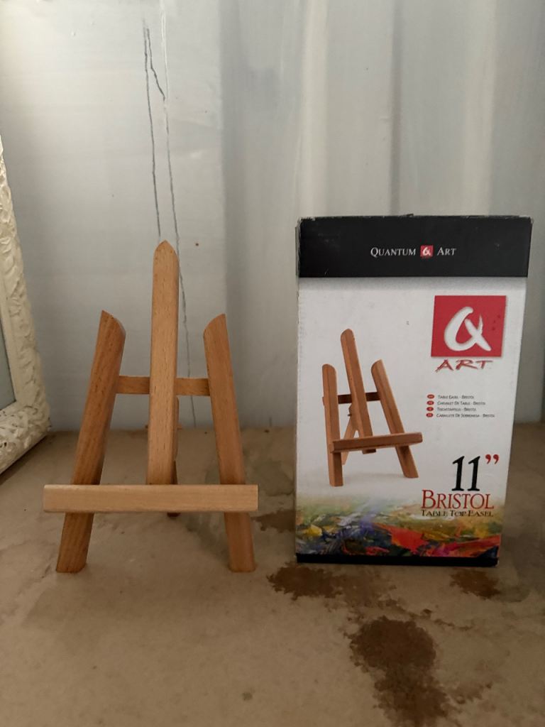 7 x tabletop easels 