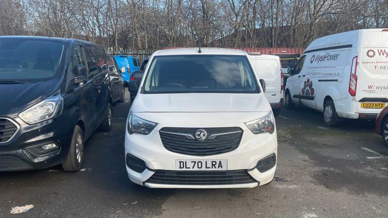 2020 Vauxhall Combo 2300 1.5 Turbo D 100ps H1 Sportive Van Van Diesel Manual