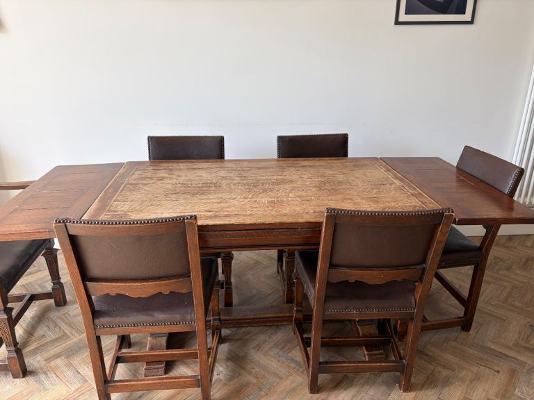 Vintage Extendable Dining Table with 6 Chairs