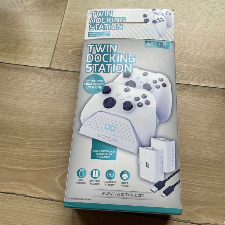 Venom VS2871 Xbox Series Twin Charging Dock Station - White