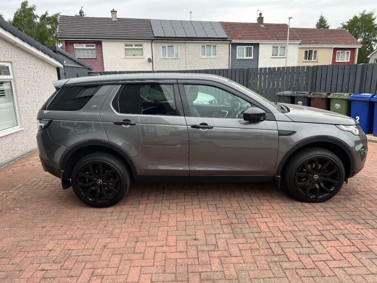 2 former keeper 2019  Land-rover discovery sport se tech td4 2L diesel 6 speed manual mot 1 year