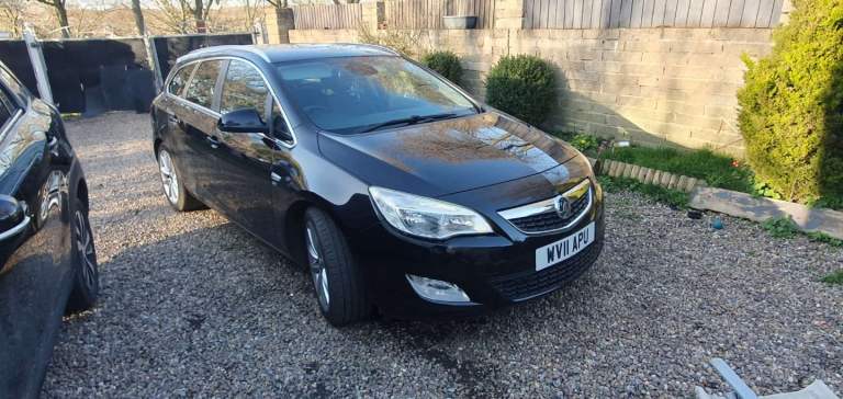 Vauxhall, ASTRA, Estate, 2011, Manual, 1956 (cc), 5 doors