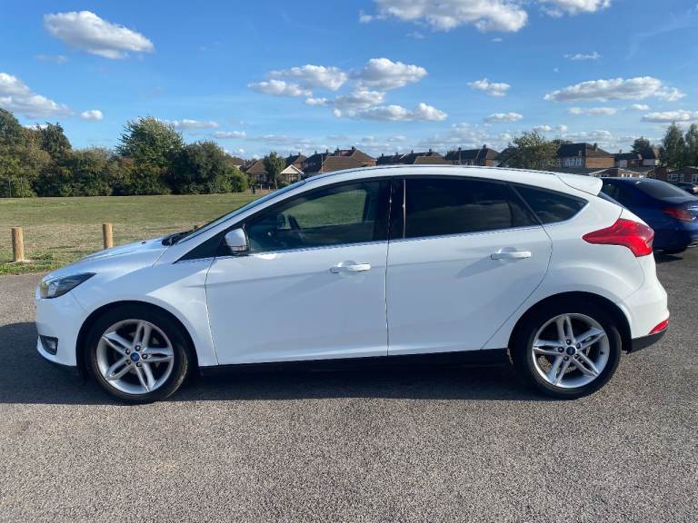 FORD  FOCUS  1.0t ECOBOOST  TITANIUM  IN VGC  FSH NEW BELTS NEW MOT NEW SERVICE  WARRANTY GIVEN