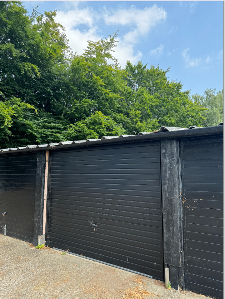 Dry and secure lock up garage in (West) Byfleet available immediately.