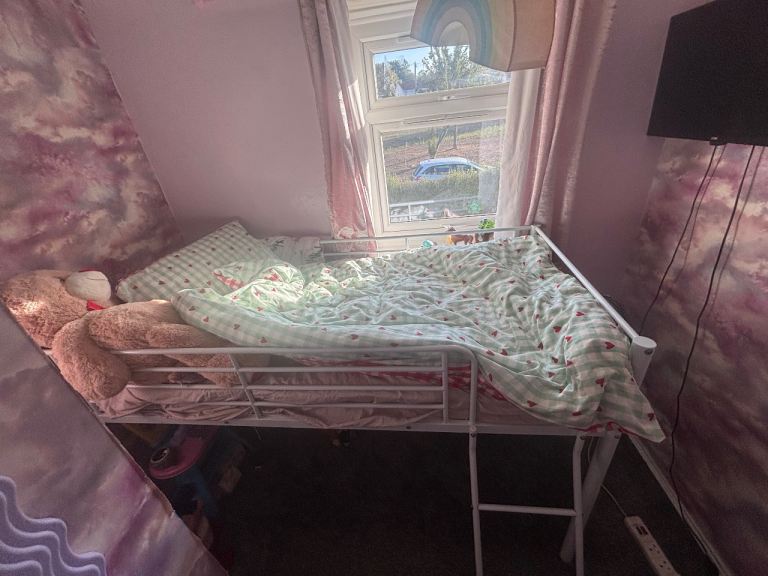 Mid sleeper metal bed 