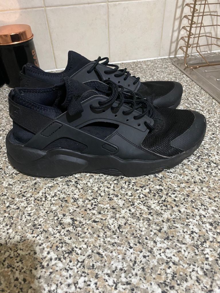 image for Nike air huaraches uk 10 