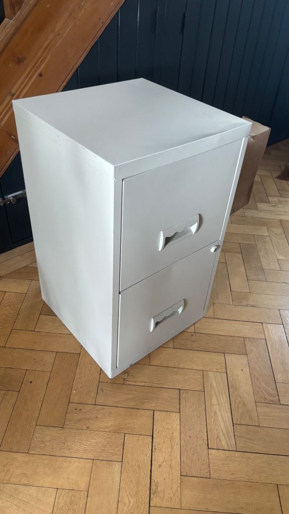 2 drawer Grey Metal Filing Cabinet – Good Condition