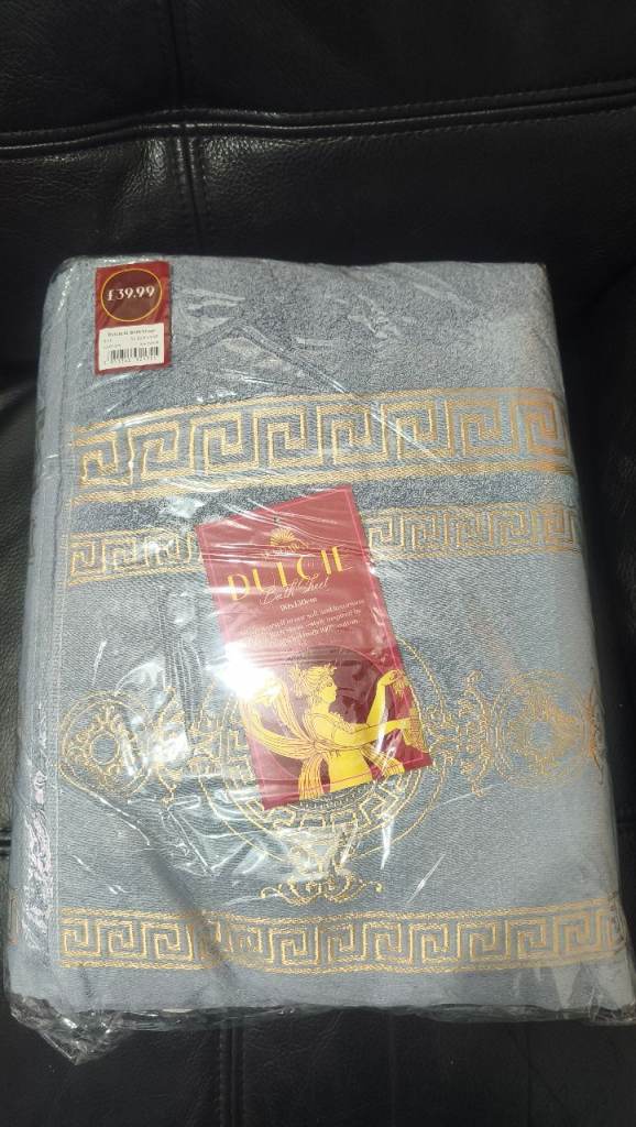 Pack of X3 Jumbo XL Bath Sheets, Blue and Gold, New With Tags 