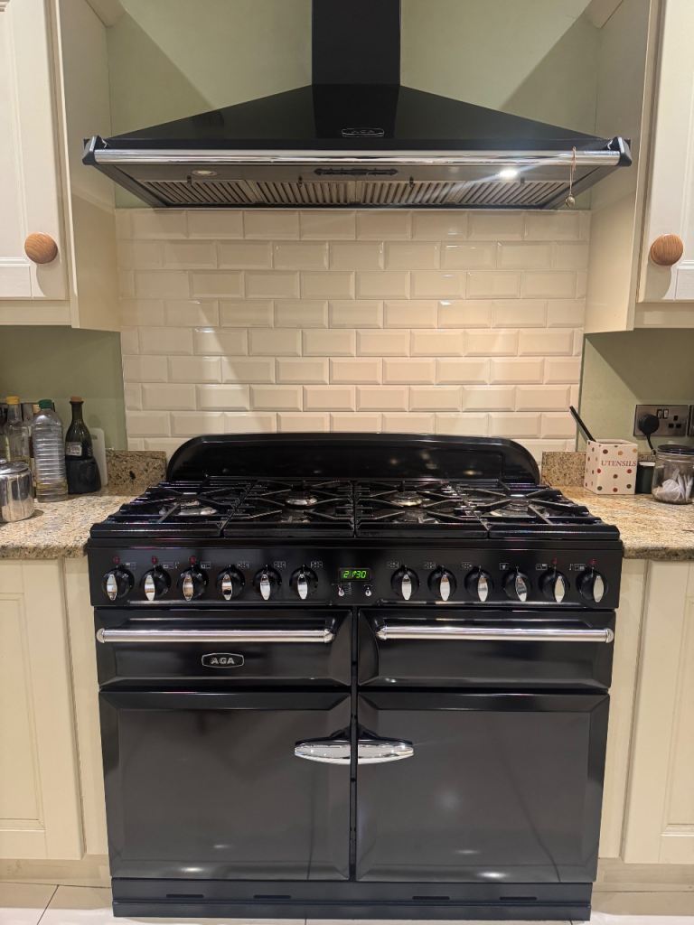Aga Masterchef gas cooker and hood