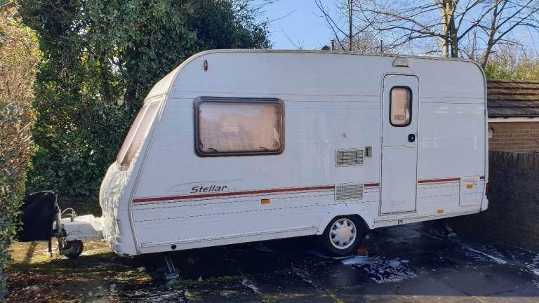 Lunar Stellar 400 2-Birth Tourer Caravan