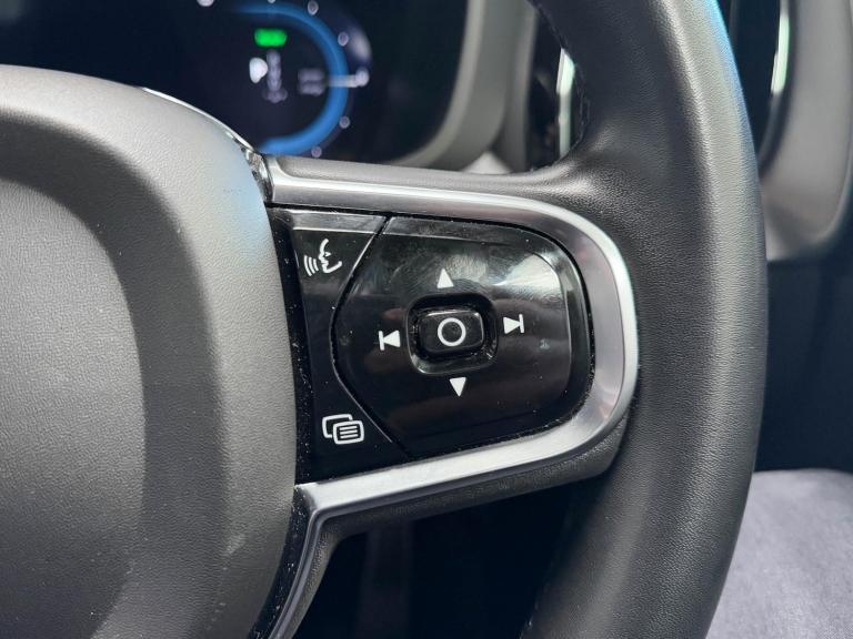 2021 Volvo XC60 R-Design Pro T8 AWD (390 hp) Auto ESTATE Petrol/Electric Hybrid Automatic