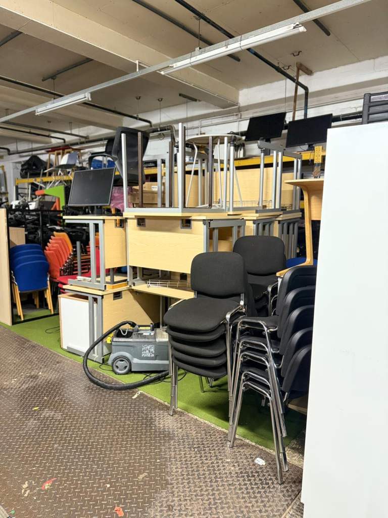 Available office chairs,desk ,tables,wardrobes,monitors for sale 