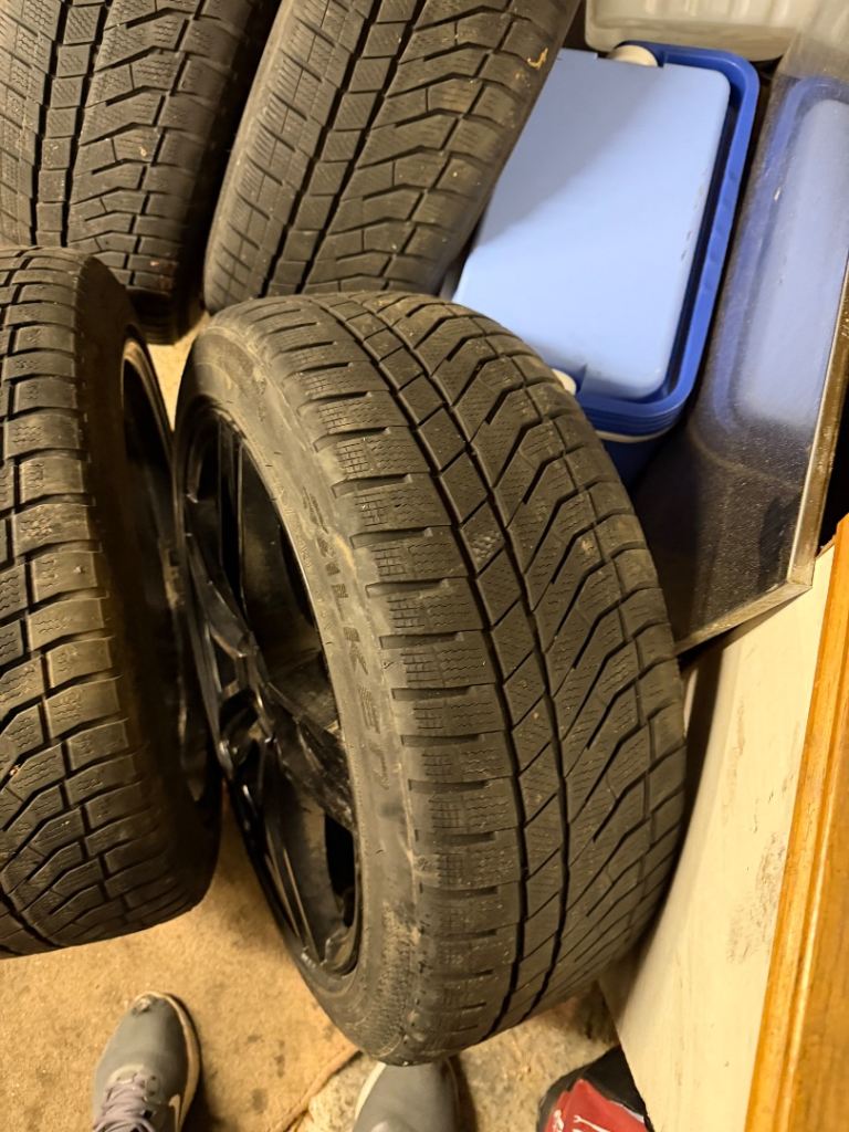 Romac alloy wheels with winter tyres for VW golf