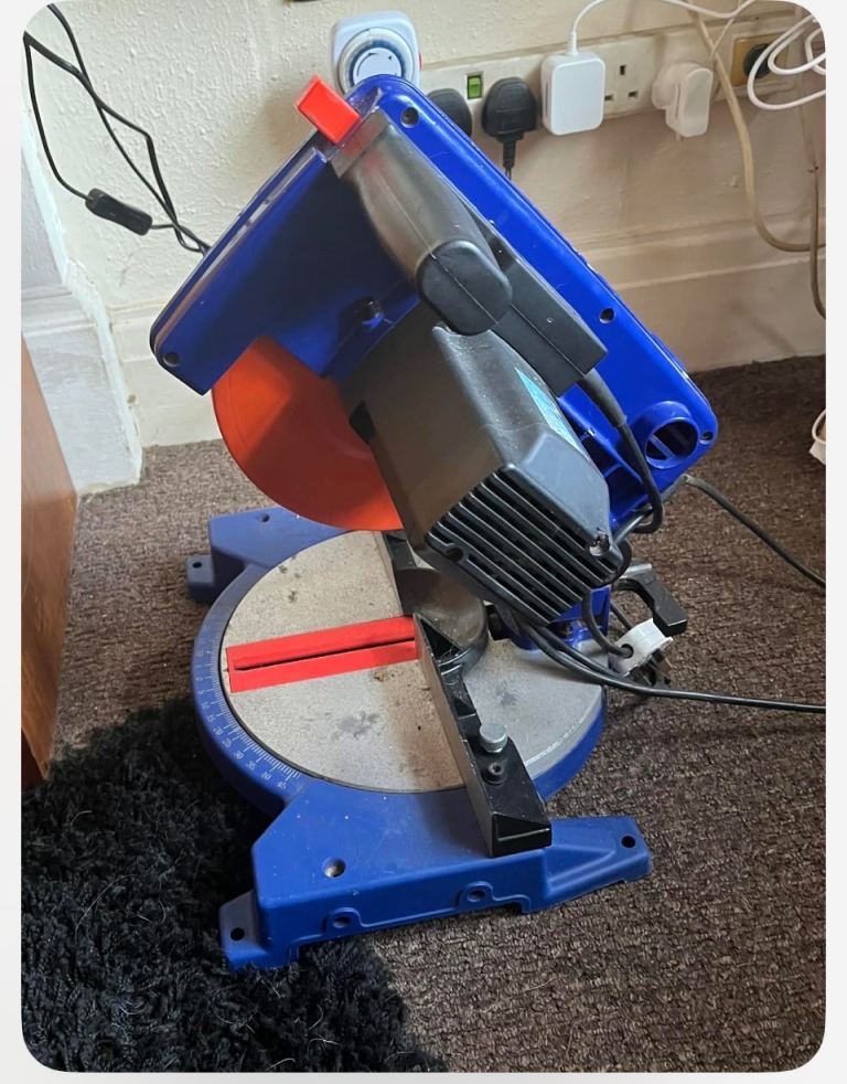 Circular chop saw 240Volts