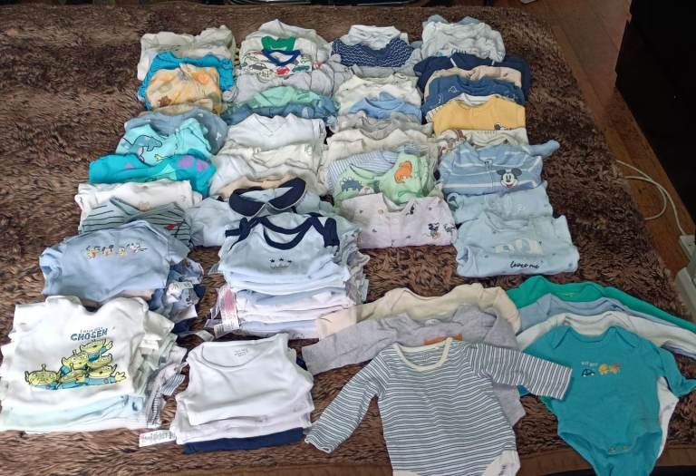 Newborn baby clothes 