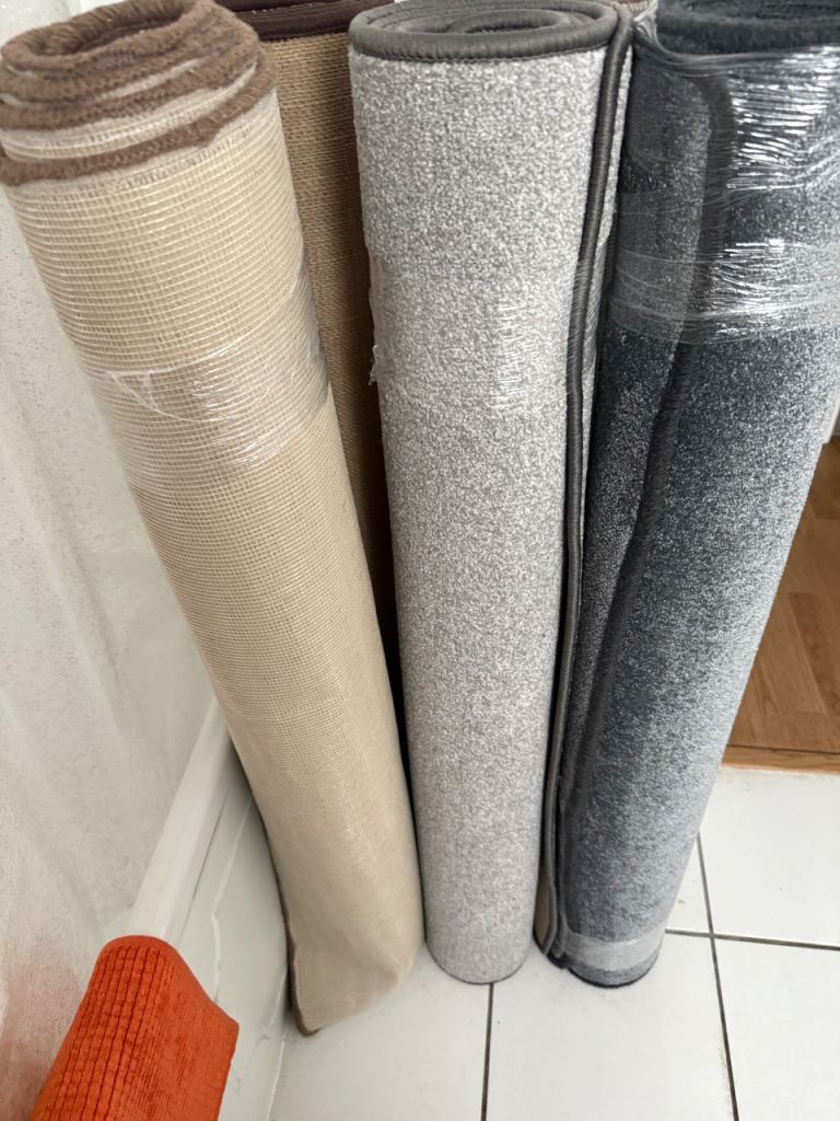 Rugs 6x4 £18 each 