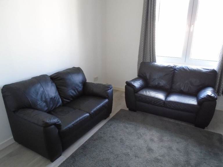 2 DOUBLE BED ROOM SPACIOUS FLAT FOR rent Rosehill avenue