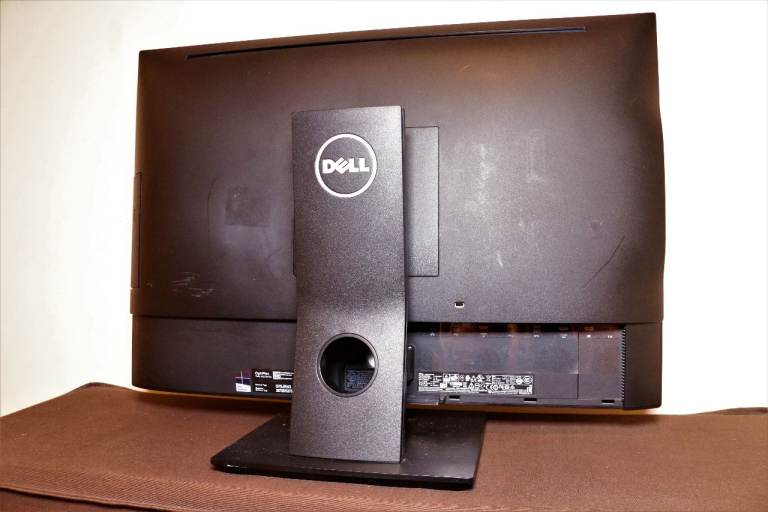 All-in-one Dell Optiplex 7440 AiO 23.8" PC (Windows 11, Intel Core i5 6500, 256GB SSD)