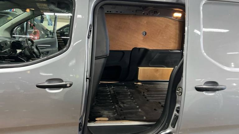 2021 Vauxhall Combo 1.5 Turbo D 2000 Edition Panel Van 4dr Diesel Manual L1 H1 Euro 6 (100 ps) PA...