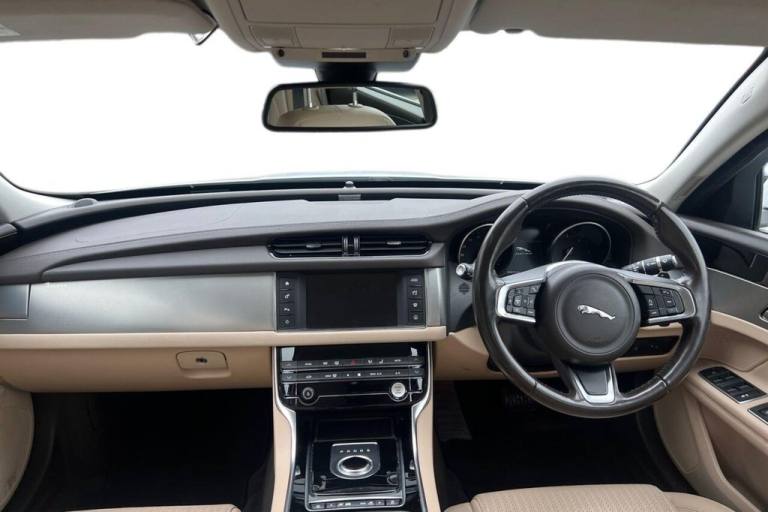 2018 Jaguar XF 2.0d Prestige Saloon 4dr Diesel Auto Euro 6 (s/s) (180 ps) Rear Parking Aid Saloon...