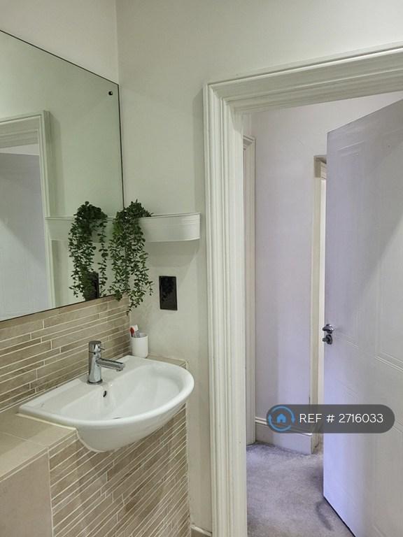 1 bedroom flat in Ladywood Middleway, Birmingham, B16 (1 bed) (#2716033)