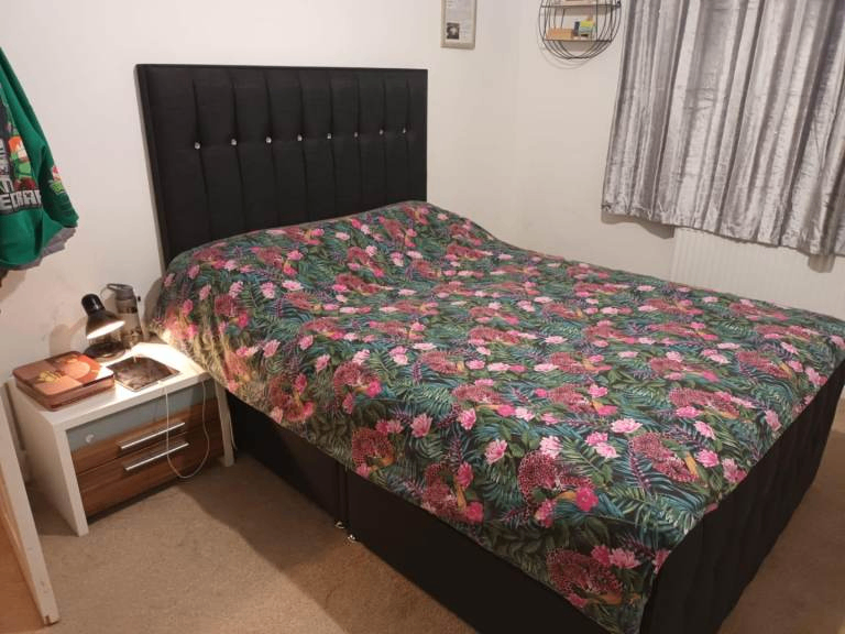 Spacious & Cosy Double Room For Rent AT RM6 6EB