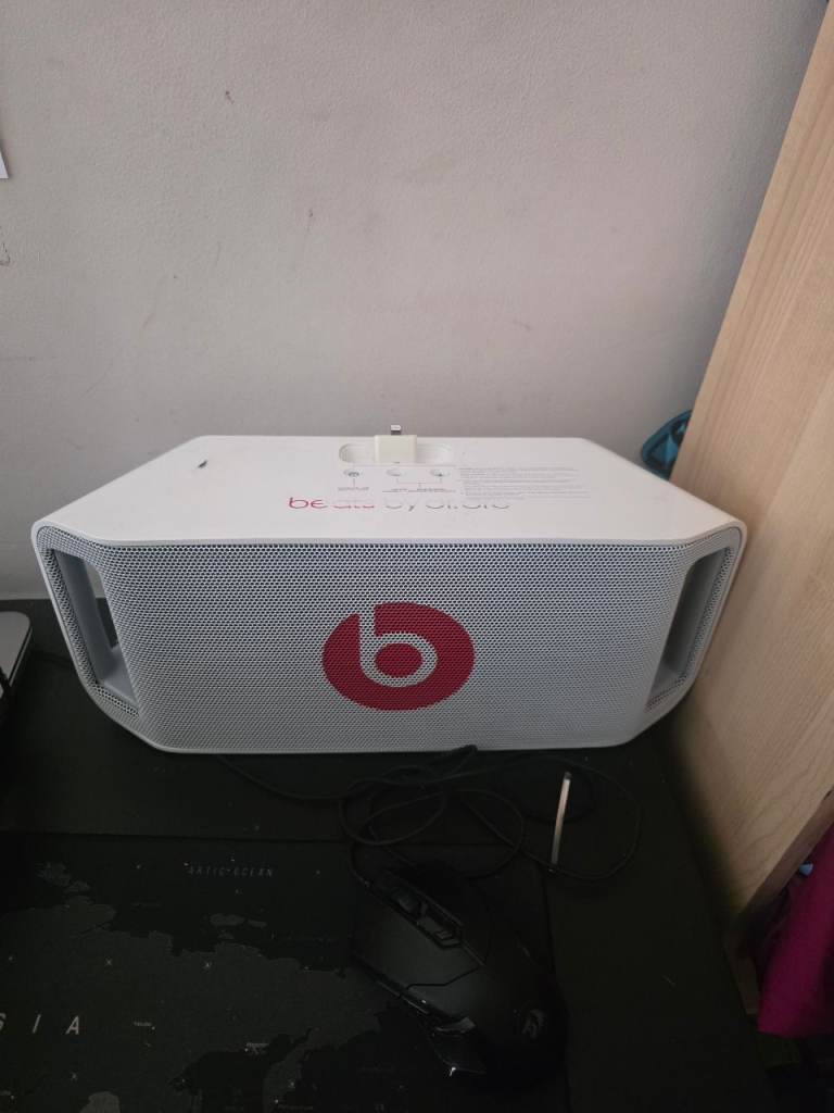 Beats By Dr Dre Monster Beatbox Speaker Dock White Bluetooth AUX Fully Working