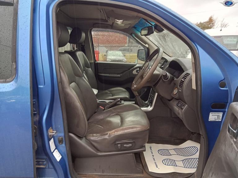 NISSAN NAVARA 2.5 dCi Tekna Blue Manual Diesel 2011