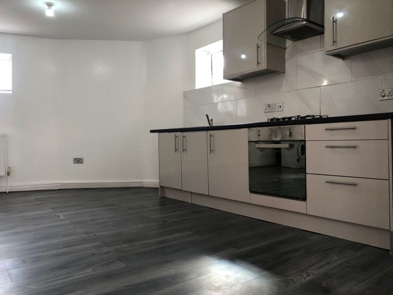 2 Bed Flat WS5