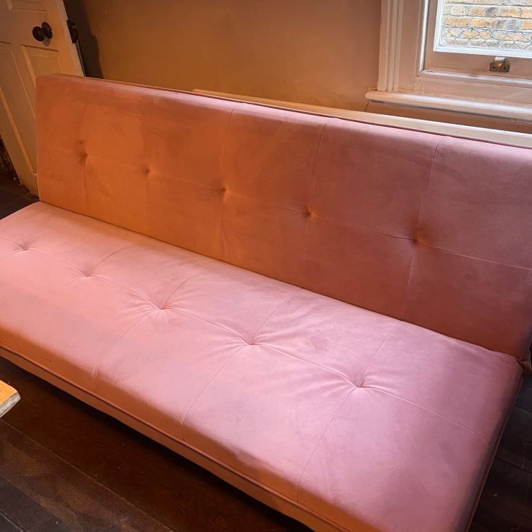 Pink Velvet Sofa Bed – Excellent Condition, Easy Conversion