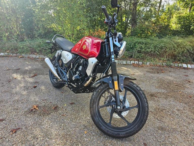 AJS BILSTON 125  2025 Petrol Manual in Red