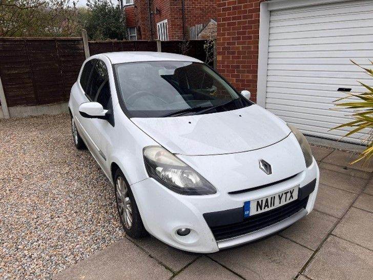 Renault Clio Hatchback - 2011