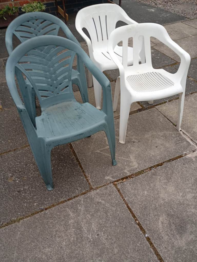GARDEN CHAIRS 