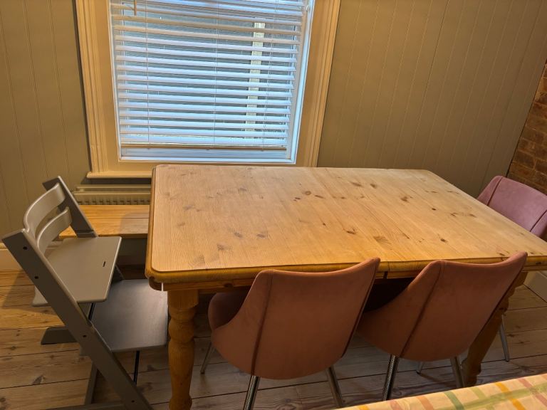 Farmhouse style pine extendable dining table