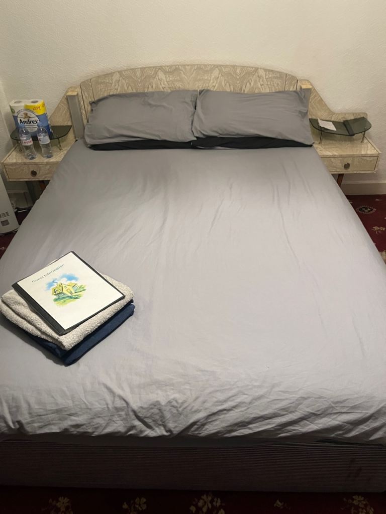 Cheap large room for rent 