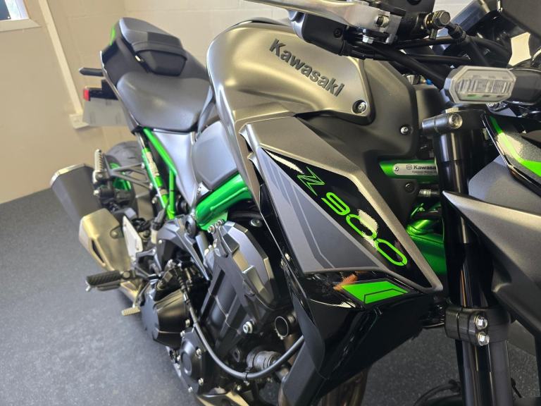Kawasaki Z900 ZR 