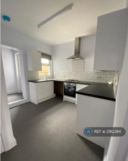 2 bedroom house in Fernbrook Avenue, Southend-On-Sea, SS1 (2 bed) (#2912364)