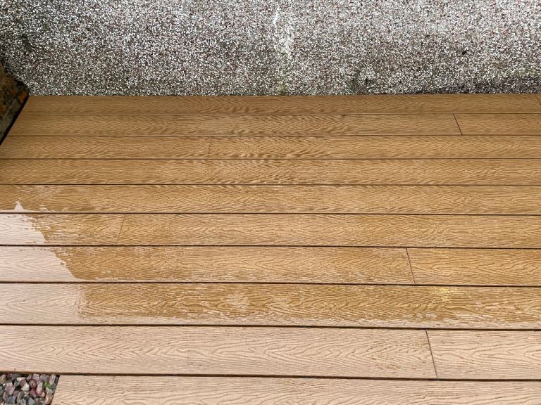 Composite decking board     oak