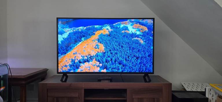 50 inch LG 4K UHD Smart Tv