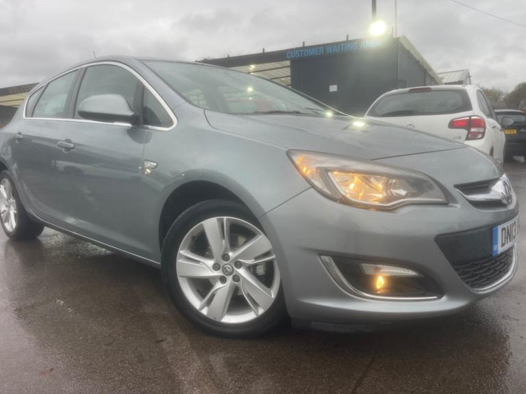 2013 Vauxhall Astra 1.4T 16V SRi 5dr HATCHBACK Petrol Manual