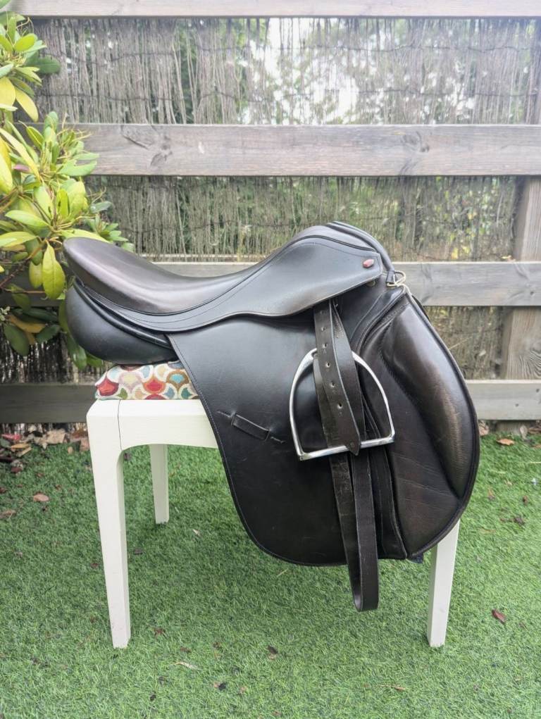 Albion All Purpose 17.5 Saddle