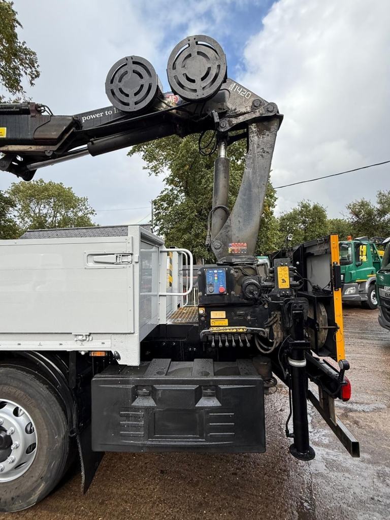2014 DAF CF 330 DROPSIDE WITH HMF 1420 FOLD AWAY CRANE 