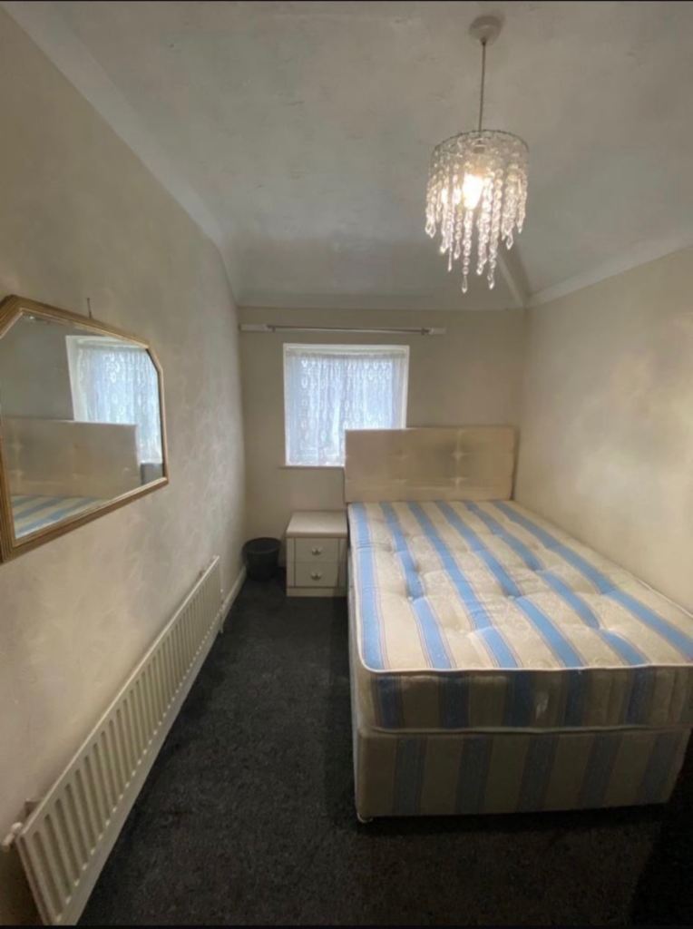Double room to let